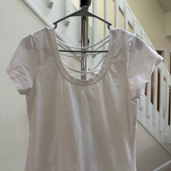 Splash White Short Sleeve Women's Shirt Top with Strappy Back Design Size 2X - Picture 5 of 5